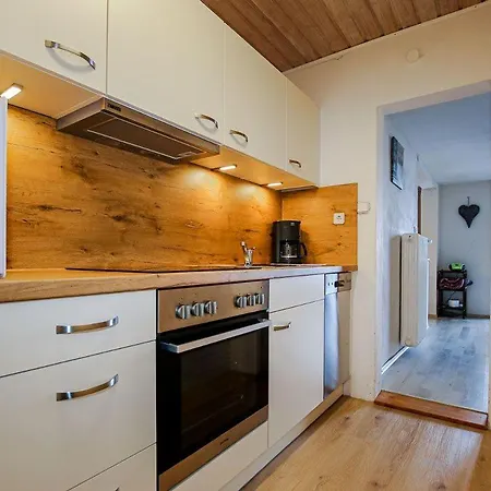 Ferienwohnung-rotspitz-mit-blick-in-die-allgaeuer-alpen Apartment *
